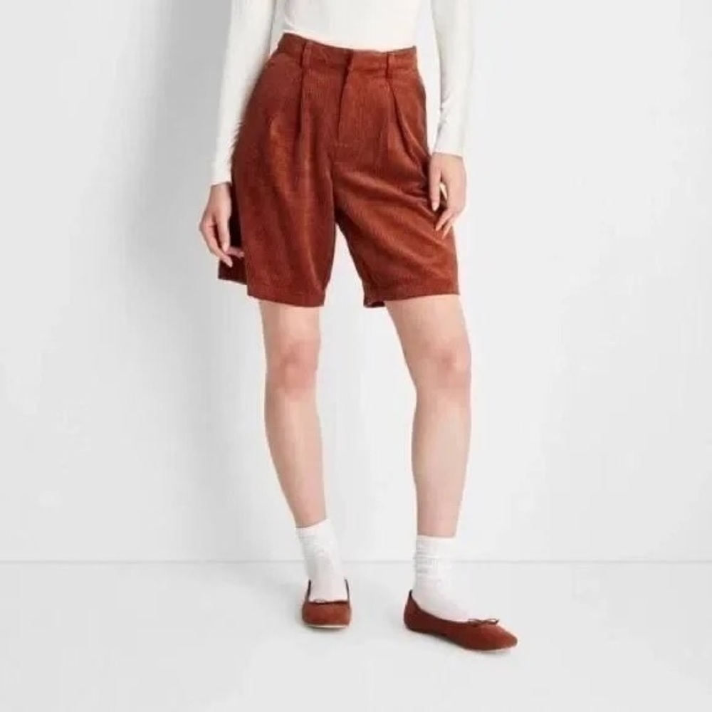 NWT Future Collective Women's Brown Pleat Front Shorts Size 8 Medium